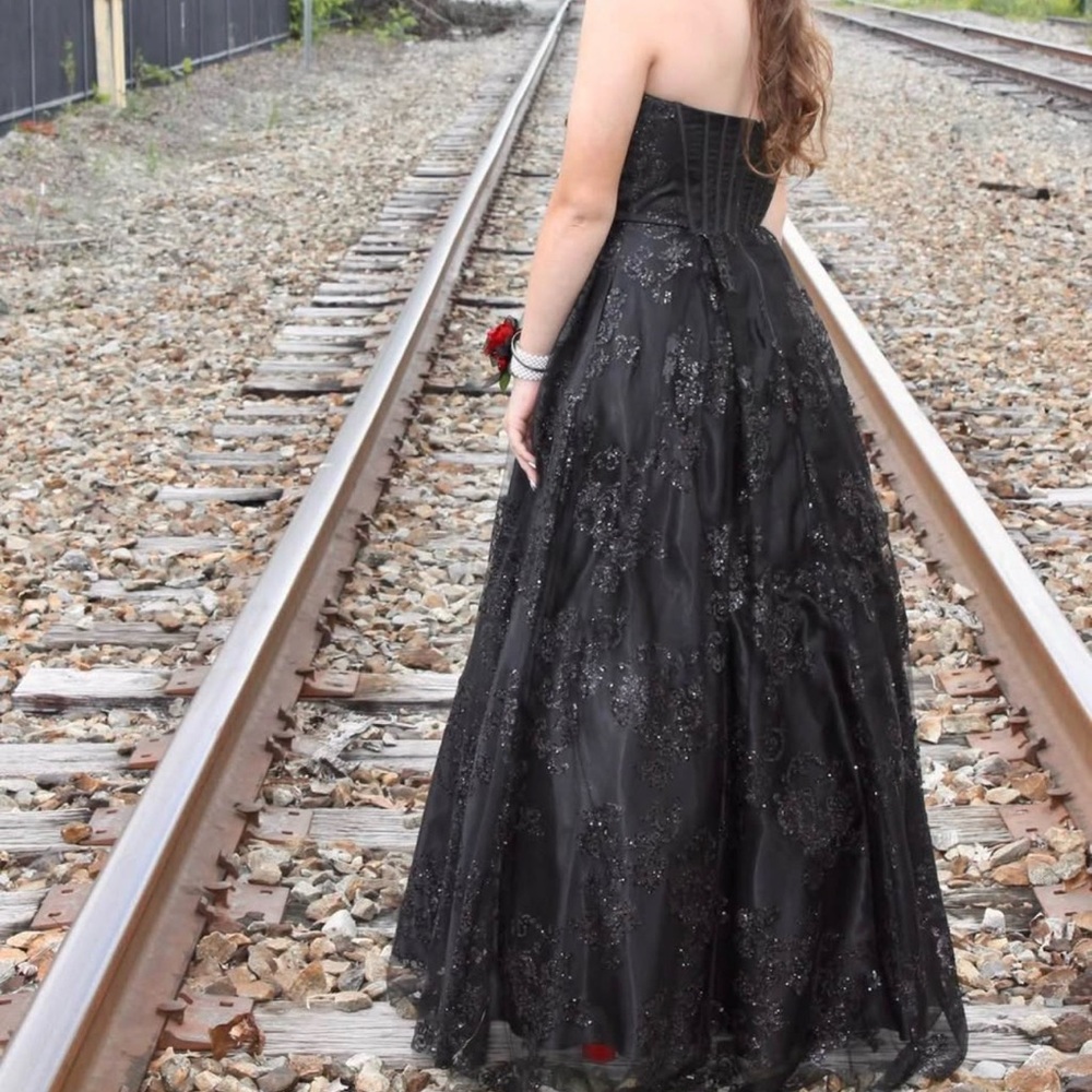 Elegant Black Strapless Prom Dress